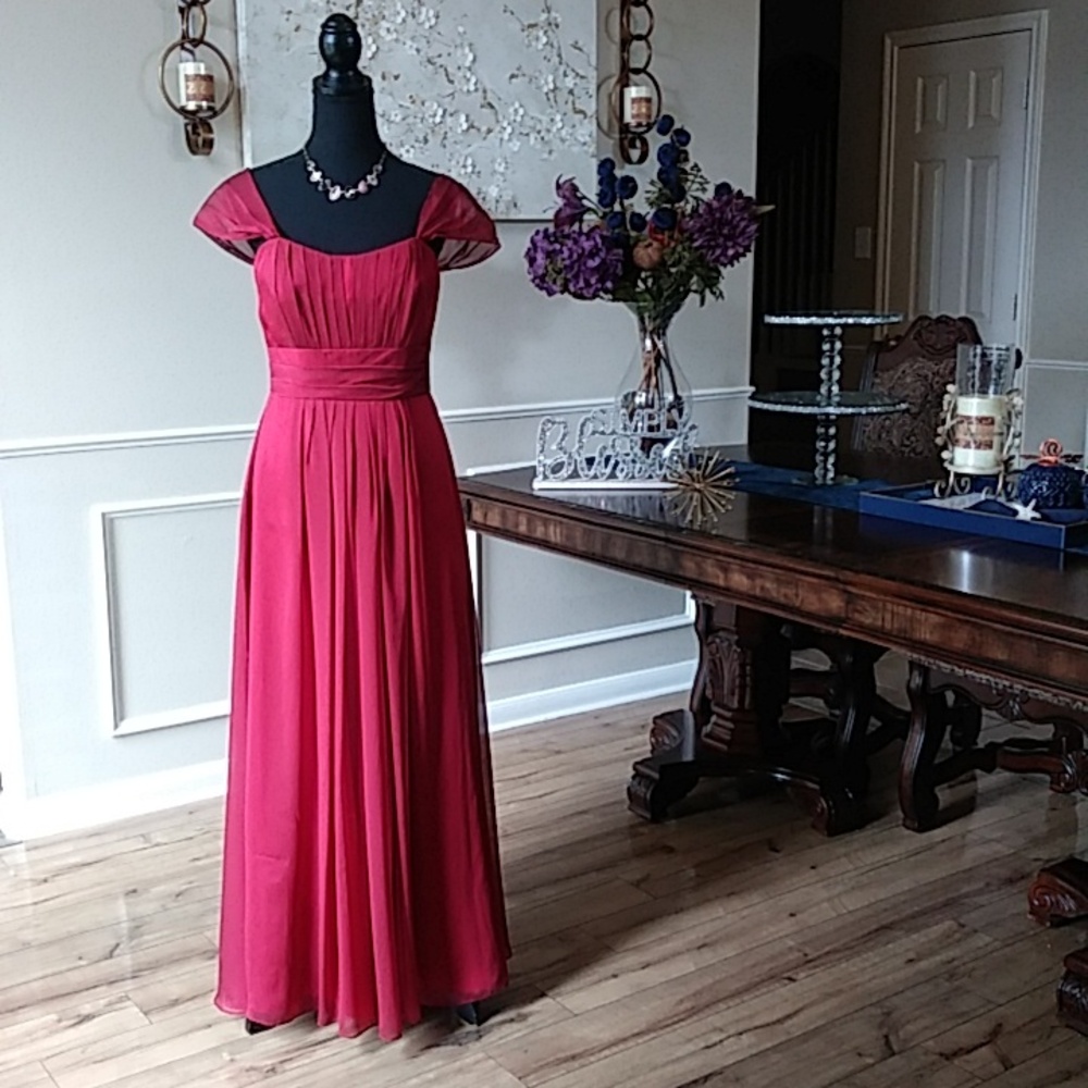 Belsoie Tiffany Chiffon Red Cap Sleeves Floor-length Gown. Size 8 - Picture 3 of 17